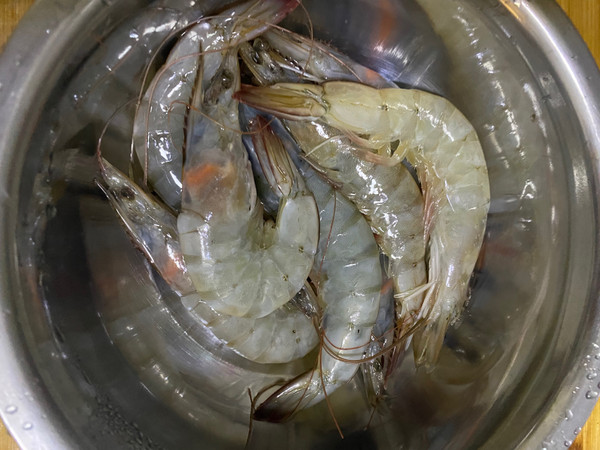 蒜蓉粉丝虾 一盘鲜香四溢的家常美味